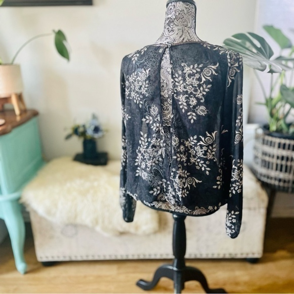 Sheer Split Back Cinch Waist Long Sleeve Blouse - Picture 3 of 9